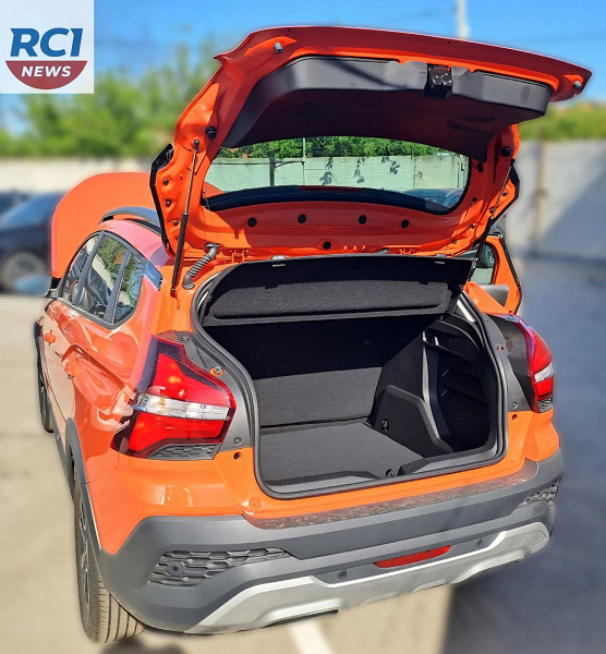 Товарную Lada Iskra SW Cross в топовом оснащении Techno с клиренсом 200 мм показали со всех сторон